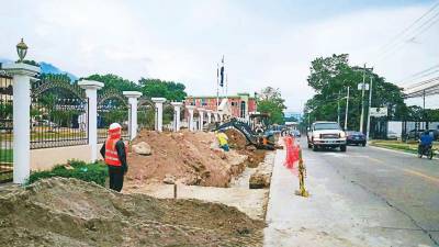 La constructora que ganó la licitación avanza en el proyecto y se espera que esté listo en los próximos meses; se construye un colector.