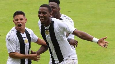 Bryan Róchez es el goleador del Nacional en la segunda división de Potugal.