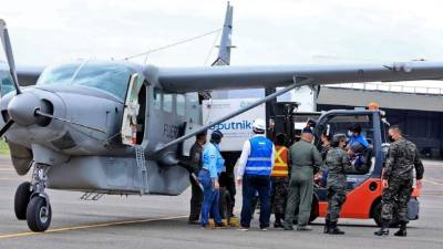 Las vacunas llegaron ayer al aeropuerto Toncontín. El presidente Juan Orlando Hernández recibió las dosis compradas.