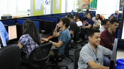 Los candidatos deben realizar pruebas de conocimiento.