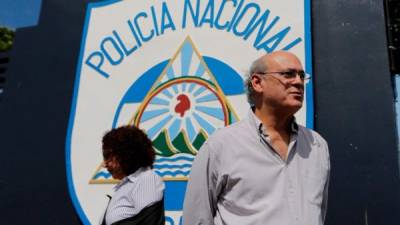 Carlos Chamorro, hermano de la aspirante presidencial bajo prisión domiciliaria Cristina Chamorro, salió del país tras el acoso de las Fuerzas de Seguridad orteguistas./