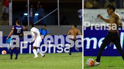 Este aficionado se metió con un balón al campo en el minuto 93 y 'anotó un gol' al momento que Rojer Rojas hizo el empate del Olimpia (2-2) contra el Motagua.