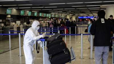 Según los expertos, la nueva variante de covid parecería ser 'más contagiosa', pero no más peligrosa.