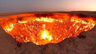 Las puertas del infierno han permanecido encendidas por varias décadas en Turkmenistán.