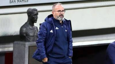 Álvaro Cervera, entrenador del Cádiz, fue castigado con cuatro partidos de sanción.