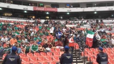 Los aficionados mexicanos no han acatado las órdenes de la Fifa .