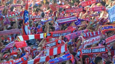 La hinchada rojiblanca siempre se entrega a su equipo.