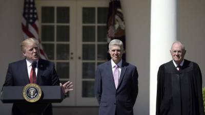 Trump se reunió con el juez Kennedy, quien anunció sorpresivamente su jubilación./AFP.
