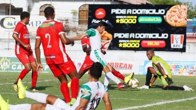 Platense y Real Sociedad firmaron un empate 1-1 en el estadio Excélsior. Foto Neptalí Romero
