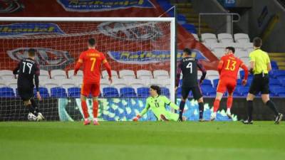 La selección de México sufrió una amarga derrota ante Gales. Foto AFP.