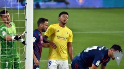 Antony 'Choco' Lozano inició de titular en un partido que estuvo muy disputado con el Cádiz ante el Huesca.