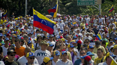 La oposición venezolana salió a las calles en San Cristóbal para protestar en contra del gobierno de Nicolás Maduro.