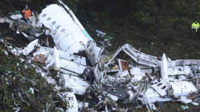 El avión en donde se transportaba el Chapecoense sufrió el fatal accidente en Colombia. Foto EFE.