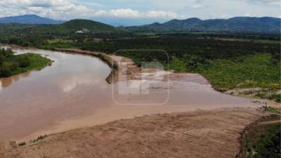 Una comisión contra inundaciones encabeza trabajos de reparación de bordos de contención en los principales ríos de la zona.