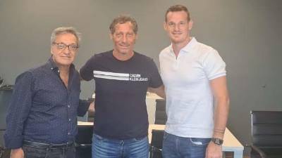 El presidente de San Lorenzo (izquierda) dio positivo por coronavirus y Pedro Troglio ha tenido que ser aislado.