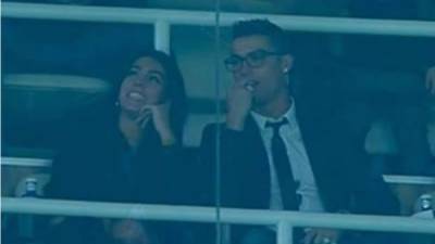 Cristiano Ronaldo apareció en el palco del Bernabéu acompañado de su nueva novia Georgina Rodríguez.