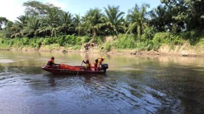 Bomberos y policías encabezaron las labores de rescate cadavérico.