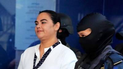 La imputada no asistió al tribunal a consecuencia de una enfermedad, informó su esposo, el exmandatario Porfirio Lobo Sosa.
