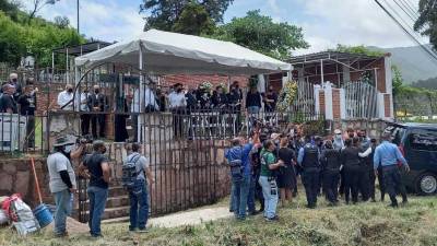 Said Lobo fue llevado al cementerio de El Chimbo después de la misa de cuerpo presente.