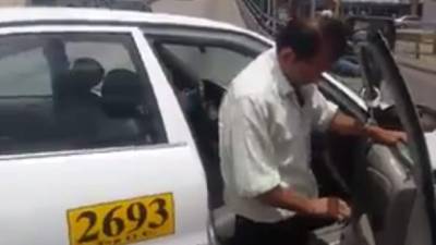 El taxista ni se podía parar firme producto de la ingesta del alcohol.