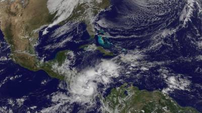 Costa Rica ha evacuado más de 4,000 personas de sus zonas costeras ante el posible impacto de Otto.