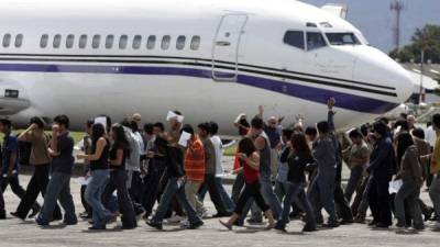 Migrantes hondureños deportados. Foto de archivo.
