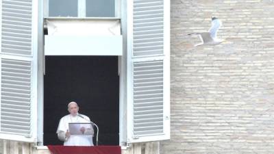 El papa Francisco este domingo 16 de mayo en el Vaticano. EFE/EPA/CLAUDIO PERI