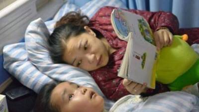 El niño Chen Xiaotian de cinco años donó sus órganos a su madre para salvarle la vida.