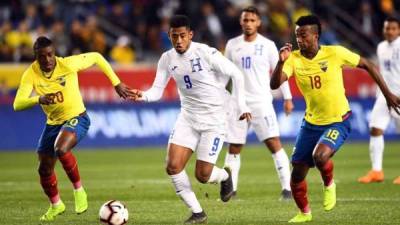 La prensa de Ecuador ha lanzado fuertes comentarios sobre su selección luego del empate 1-1 que obtuvieron ante Honduras la noche del martes en Nueva Jersey. El entrenador Bolillo Gómez señaló que le tenía temor a la Bicolor y eso terminó de malestar a los medios ecuatorianos.