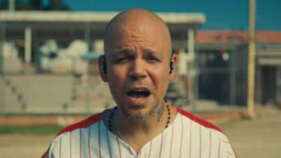 René estrenó su sencillo el pasado 27 de febrero.