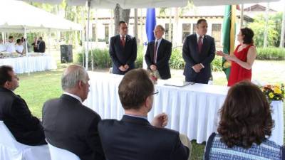 El alcalde Armando Calidonio y ejecutivos del Zamorano.