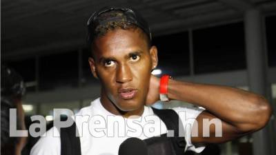 Brayan Beckeles habló a su llegada al país. Foto Delmer Martínez