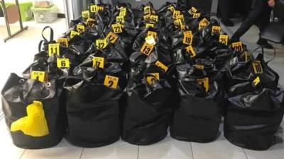El decomiso de 1.4 toneladas de cocaína oculta dentro de un contenedor. Foto cortesía del Ministerio de Seguridad Pública de Costa Rica.