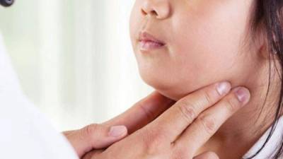 La enfermedad se caracteríza por una dolorosa inflamación de las glándulas salivares.