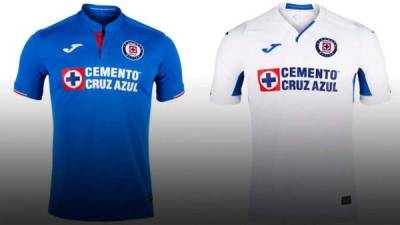 Las camisetas están fabricadas en poliéster, que se caracteriza por su calidad, elasticidad y resistencia. Utiliza el color azul como elemento principal de la primera equipación.