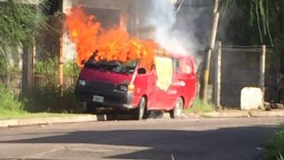 La unidad quedó totalmente quemada.