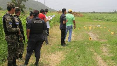 Los cuerpos de Rosibel Ortiz y su hija Cinthia Ortiz fueron levantados por las autoridades el sábado en la mañana.