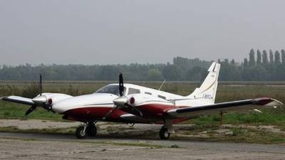 Los equipos de emergencia acudieron a la zona y encontraron los restos del avión.