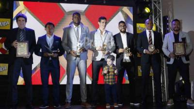 Personalidades del fútbol de la Liga Nacional fueron homenajeados.