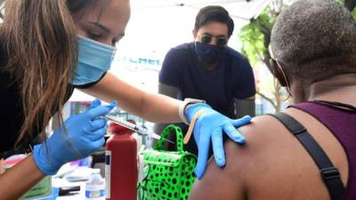 La FDA aprobó una dosis de refuerzo de la vacuna de Pfizer en Estados Unidos./AFP.