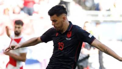 El delantero Mirlind Daku de Albania fue castigado por la UEFA.