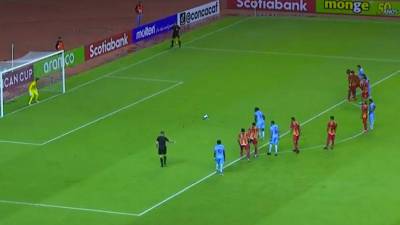 ¿Auzmendi tuvo temor de hacerlo? Rubilio Castillo y su penal perfecto ante Herediano