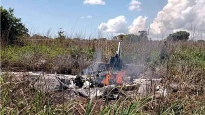 Otro accidente aéreo ha golpeado al mundo del fútbol. Cuatro futbolistas del Palmas Fútbol y Regatas y el presidente del club han fallecido en un accidente de avión este domingo. El piloto también ha muerto en el trágico accidente.