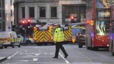 El servicio de ambulancias de la capital británica ha declarado que se trata de un 'incidente grave' y ha enviado efectivos al lugar, incluido un helicóptero medicalizado.