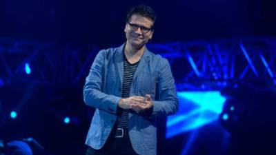 El cantautor cristiano Jesús Adrián Romero no es la primera vez que se enfrenta ante cuestionamientos de sus seguidores.