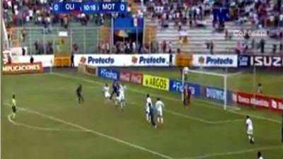 Rubilio Castillo marcó gol y el árbitro lo anuló.