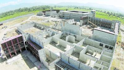 La nueva granja penal, que será modelo en el país, tendrá capacidad para albergar unos 2,700 privados de libertad.