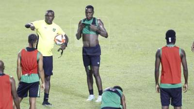 La selección de Jamaica amenaza con vencer a Honduras en el estadio Olímpico de San Pedro Sula.