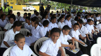 Los estudiantes se mostraron entusiasmados por ser parte de la campaña.