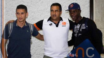 Leverón y Rubilio fueron recibidos por los dirigentes del club. Foto cortesía Naranja de Corazón.